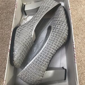 Enzo Angiolino Silver Textured Kitten Heel